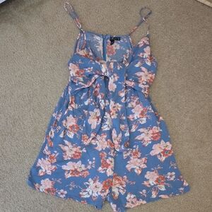 Volcom Floral Romper Size XXL Womens With Pockets And Tie In The Front
